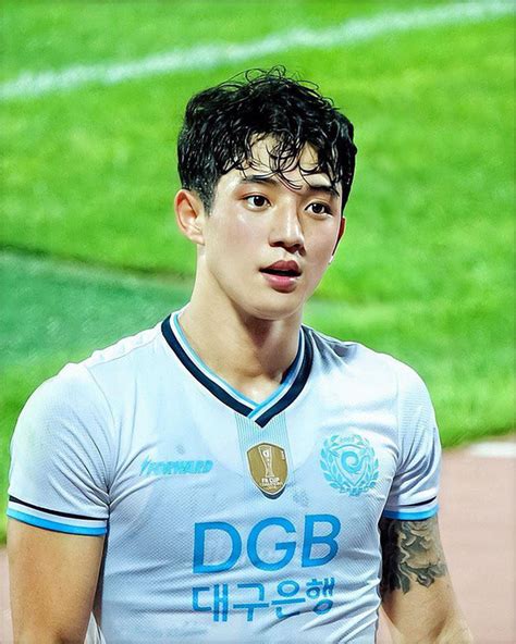 Cầu thủ đẹp trai nhất giải Chinese Super League là ai?: Cầu thủ đánh bạc